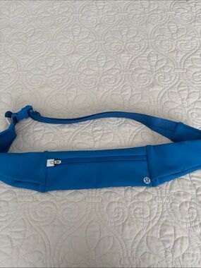 lululemon athletica Bright Blue Waist Belt Bag